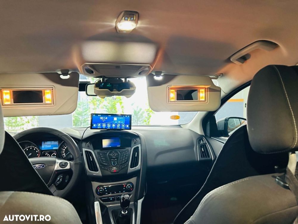 Ford Focus - 25