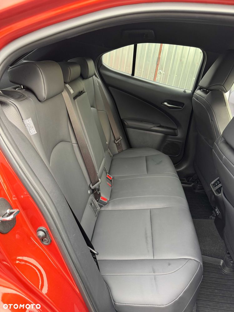 Lexus UX - 8
