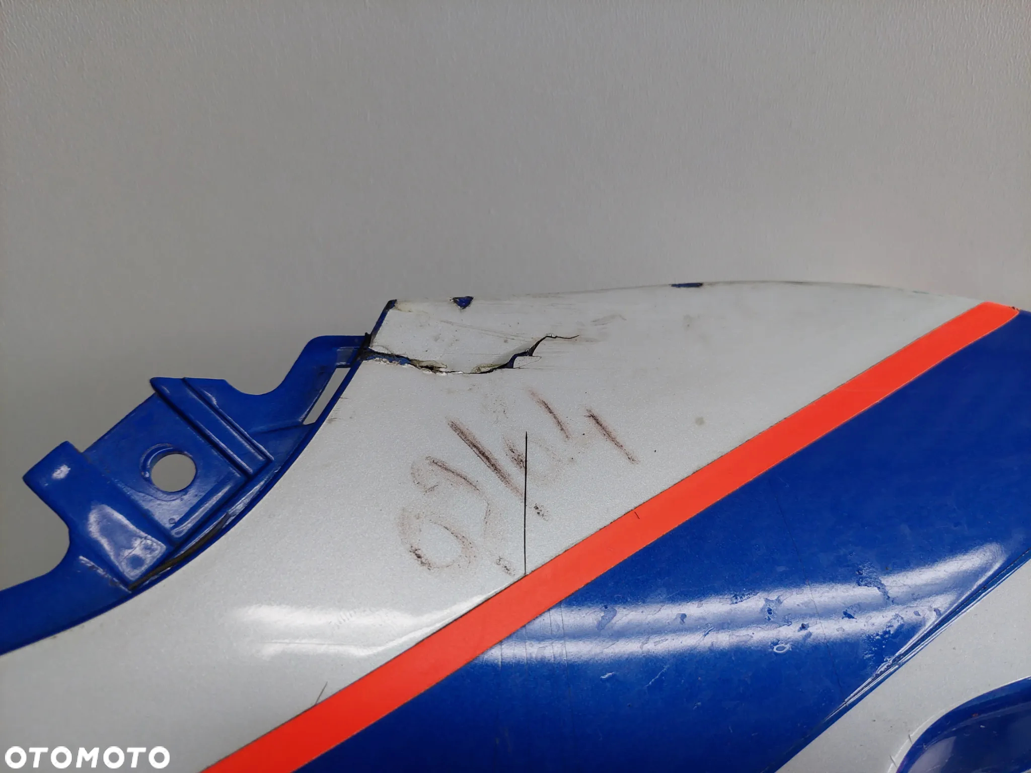 SUZUKI GSX-R 600 750 K1 K2 K3 owiewka bok boczek - 2
