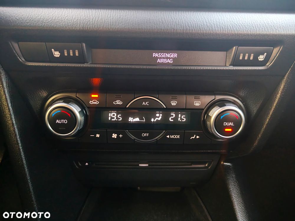 Mazda 3 SKYACTIV-G 120 NAKAMA - 25