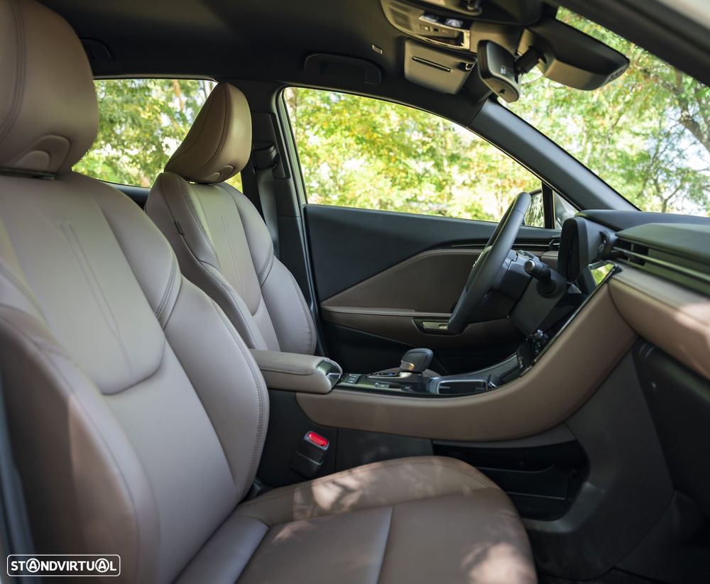 Lexus LBX Elegant - 10