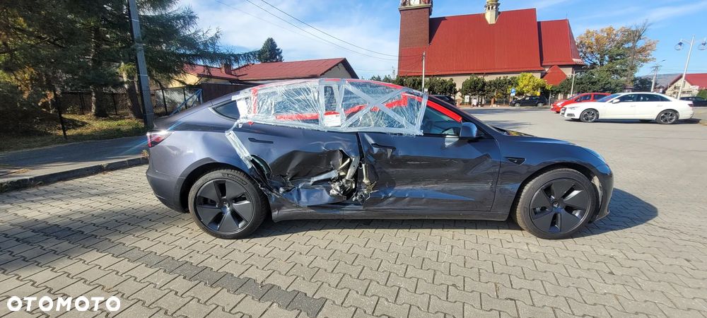 Tesla Model 3 - 17