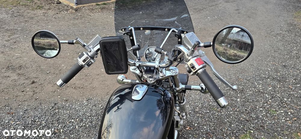 Suzuki Intruder - 17