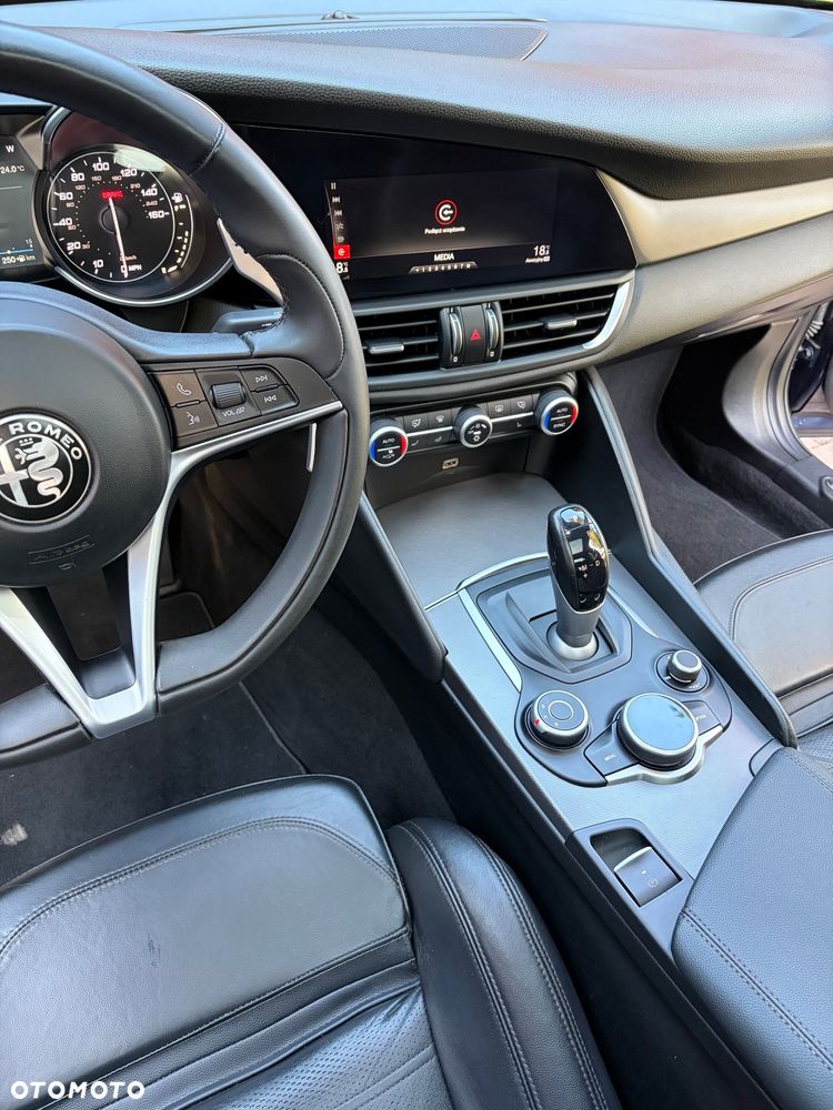 Alfa Romeo Giulia 2.0 Turbo Veloce - 13