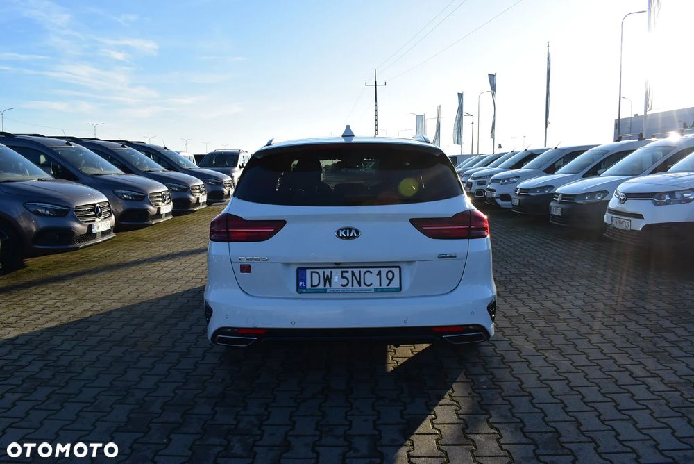 Kia Ceed 1.6 GDI PHEV L DCT - 6