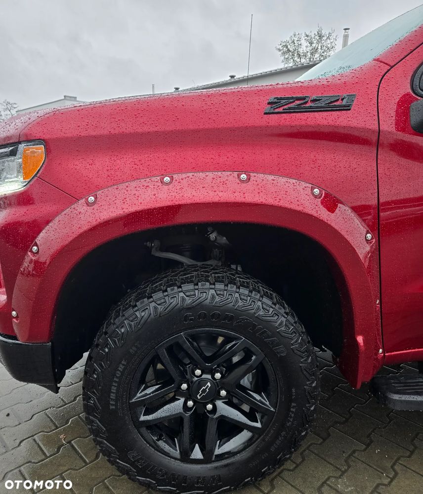 Chevrolet Silverado - 3