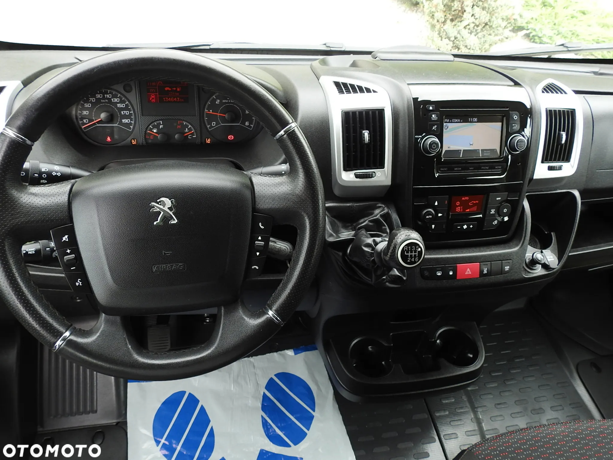 Peugeot BOXER FURGON BRYGADÓWKA 6 MIEJSC TEMPOMAT NAWIGACJA KLIMATYZACJA LEDY ASO 160KM [ H80381 ] - 28