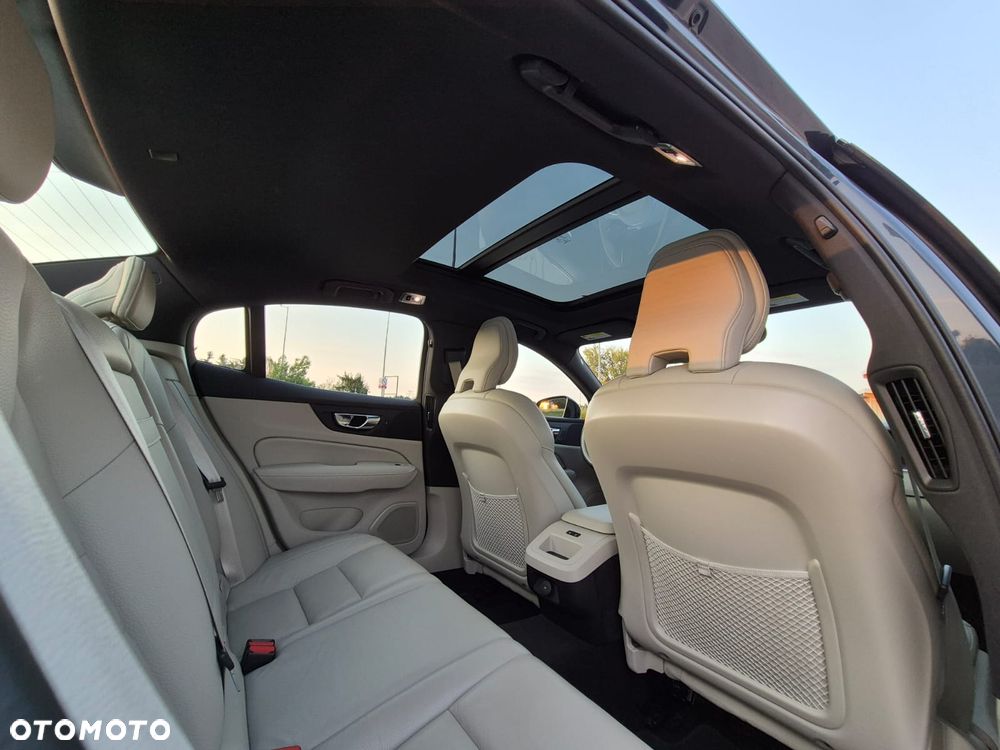 Volvo S60 B5 B AWD R-Design - 13