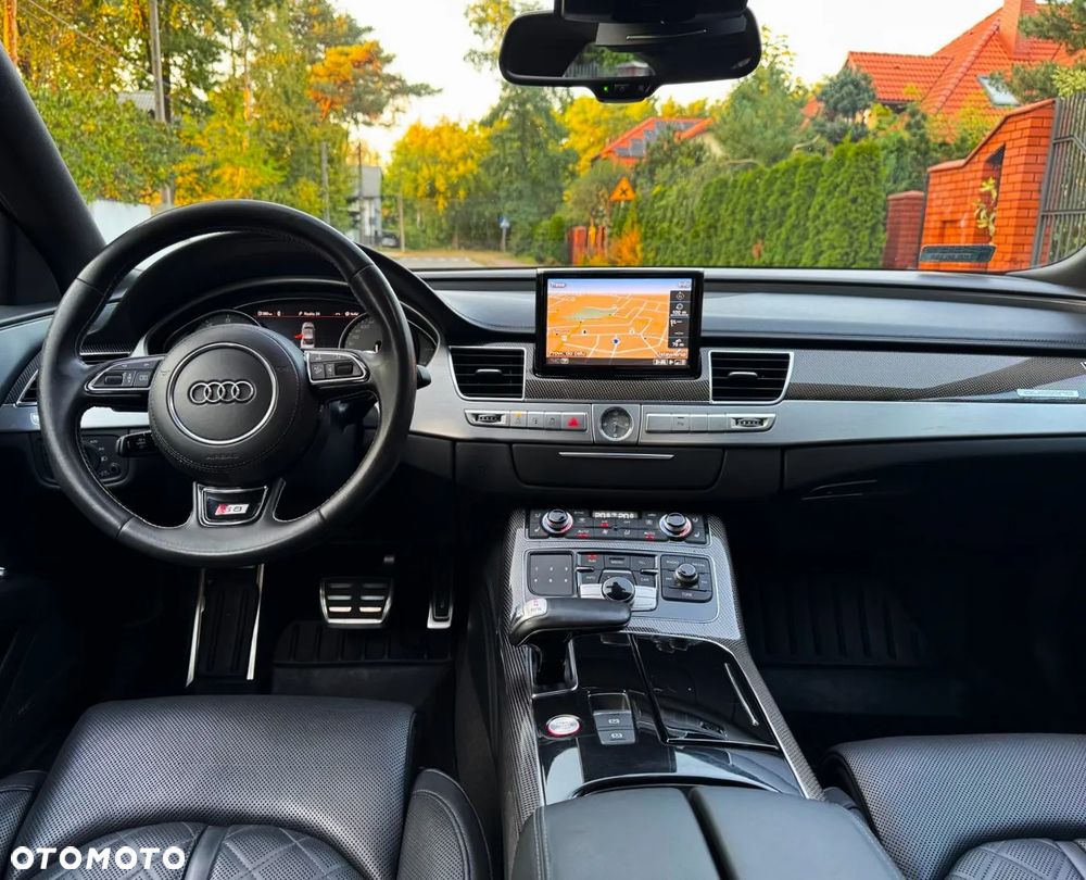 Audi S8 - 12