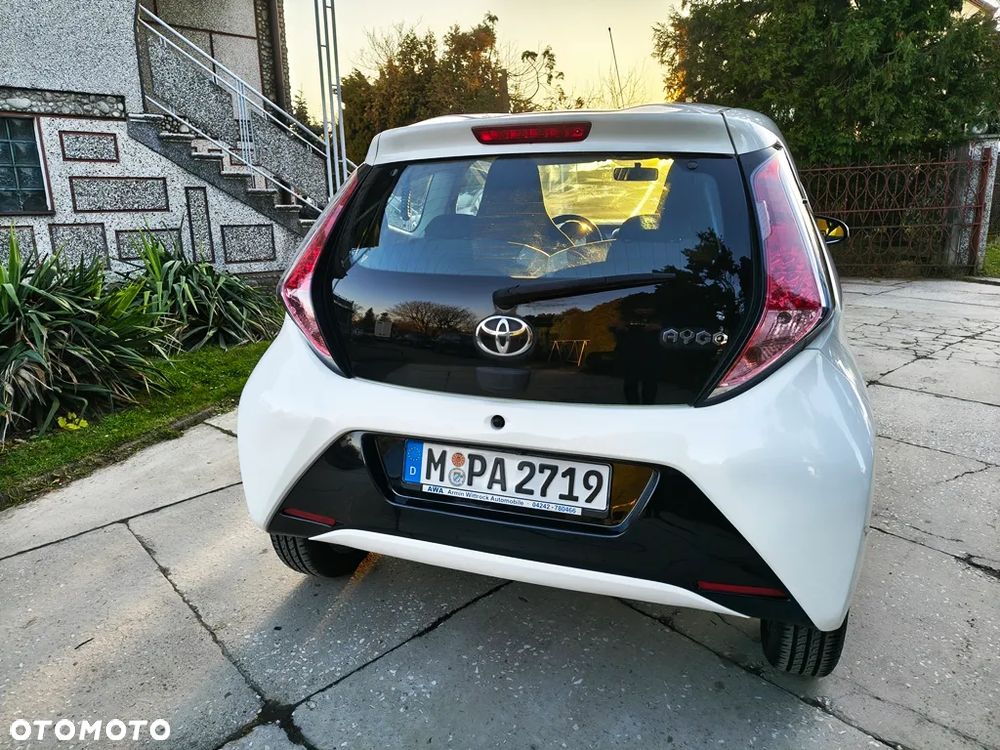 Toyota Aygo x-play touch - 6