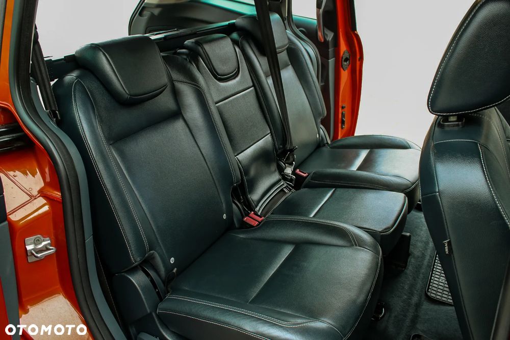 Ford Grand C-MAX 2.0 TDCi Champions Edition - 24