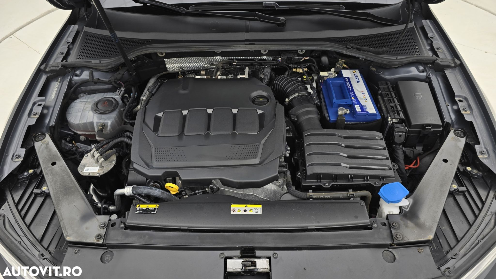 Volkswagen Passat - 24