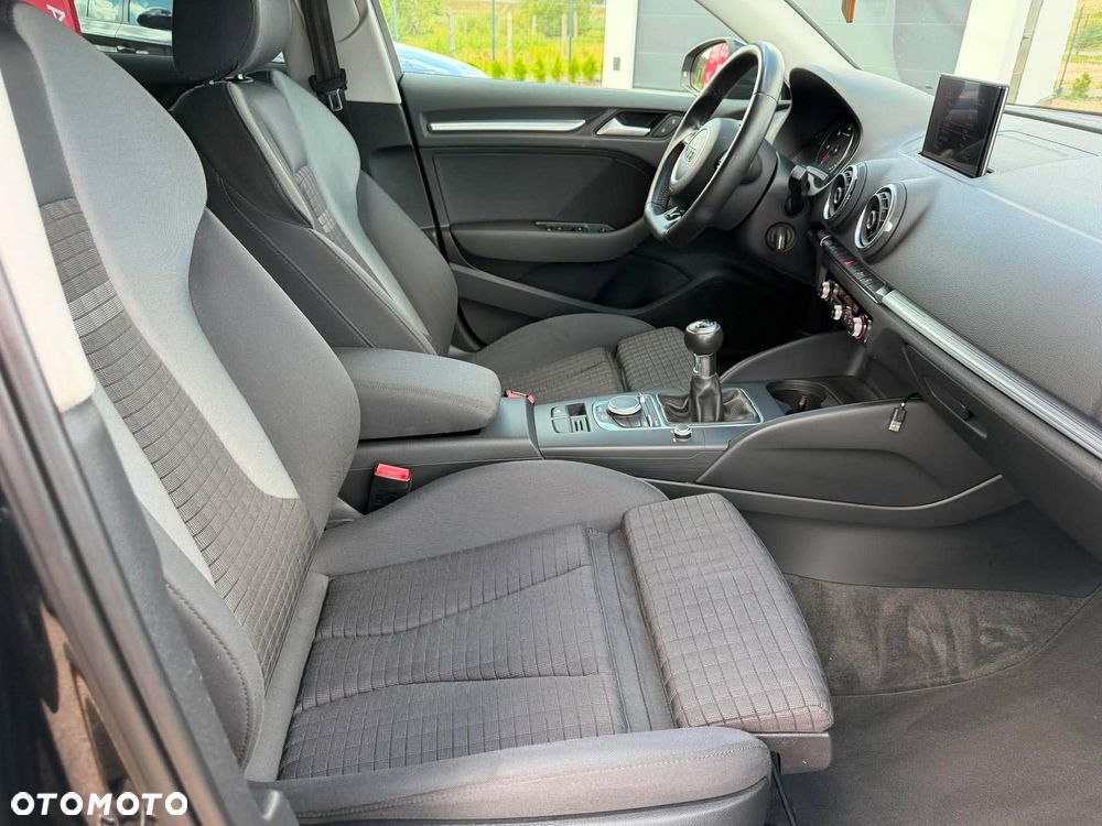 Audi A3 Sportback 2.0 TDI Ambiente - 12
