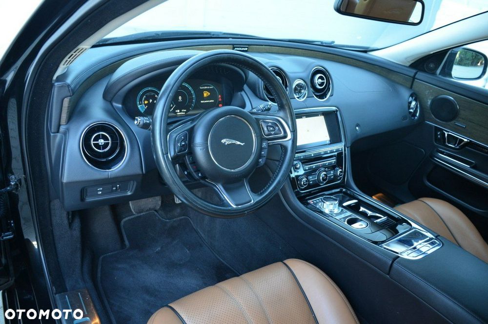 Jaguar XJ - 32