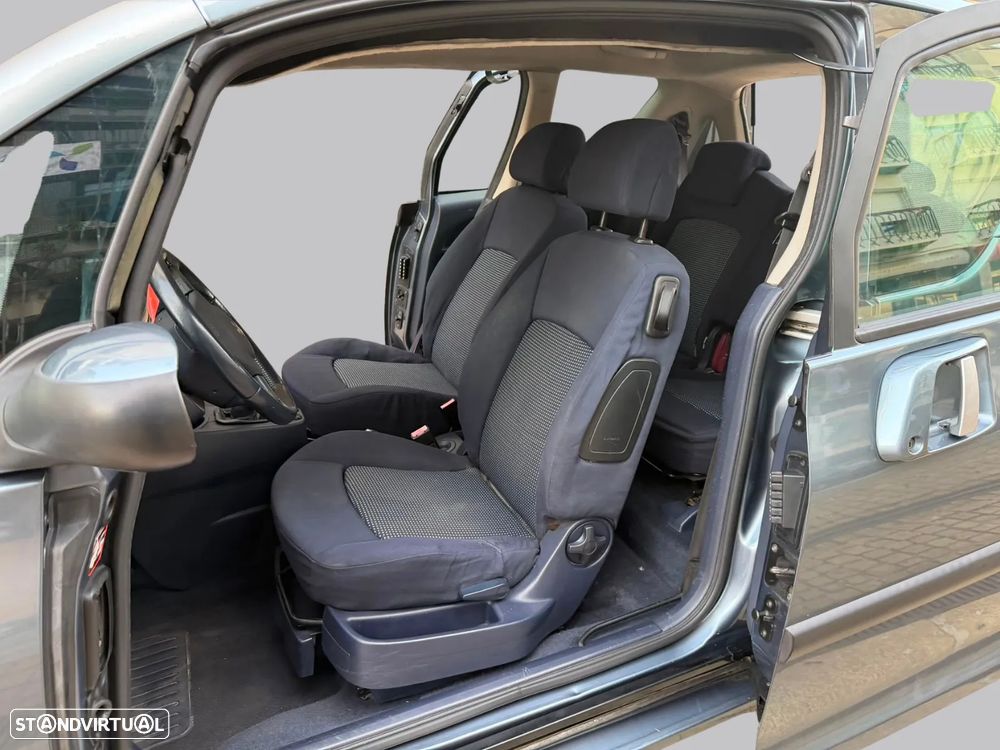 Peugeot 1007 - 7