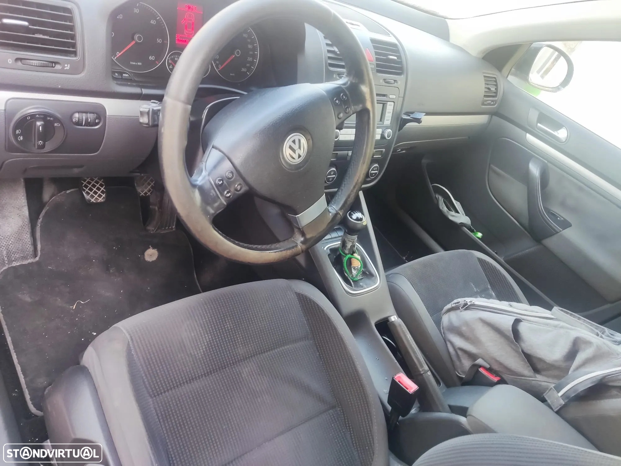 VW Jetta 1.9 TDi BlueM. Confortline - 13