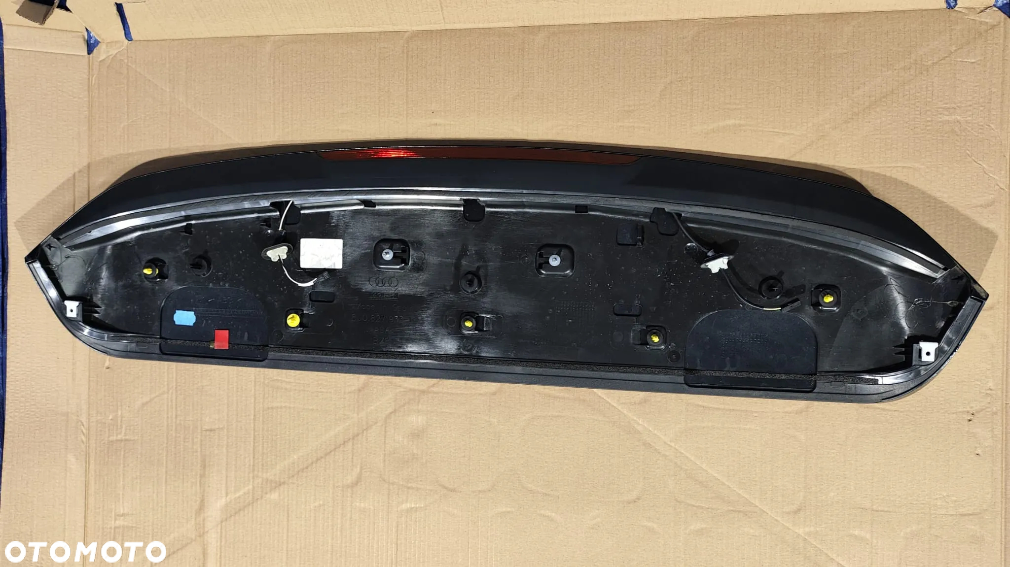 SPOILER LOTKA LZ5Q LAMPA TRZECIE ŚWIATŁO STOP KLAPY 8U0827933F AUDI Q3 8U - 6