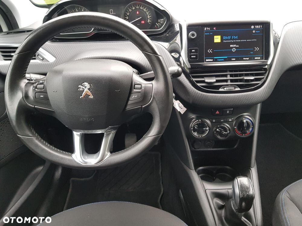 Peugeot 208 1.2 PureTech Style - 11