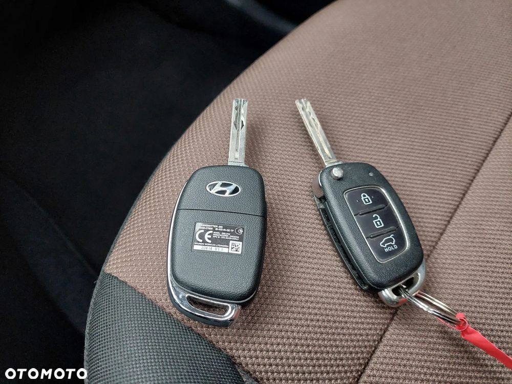 Hyundai i20 1.4 YES Gold - 34