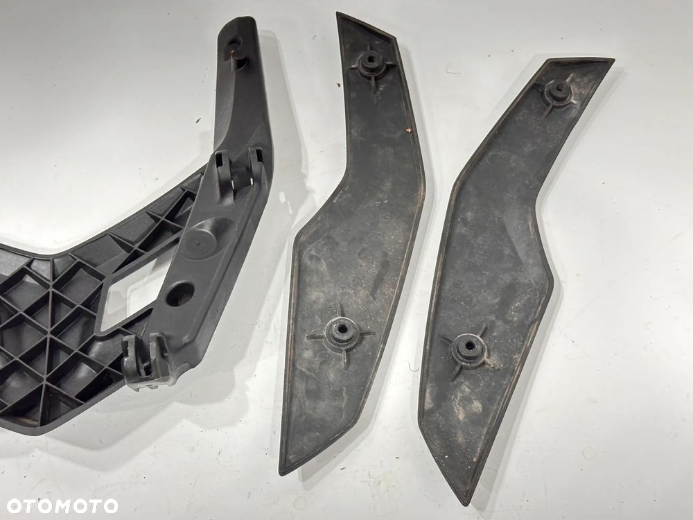 Stelaż szyby  BMW C650GT  12-16R - 6