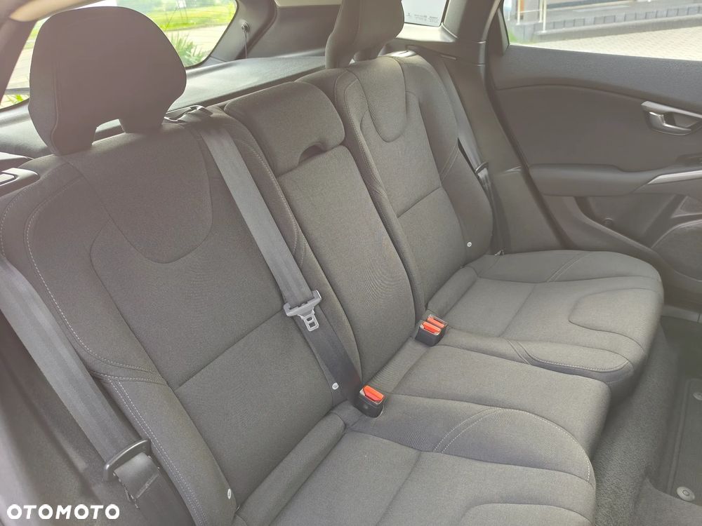 Volvo V40 D2 - 19
