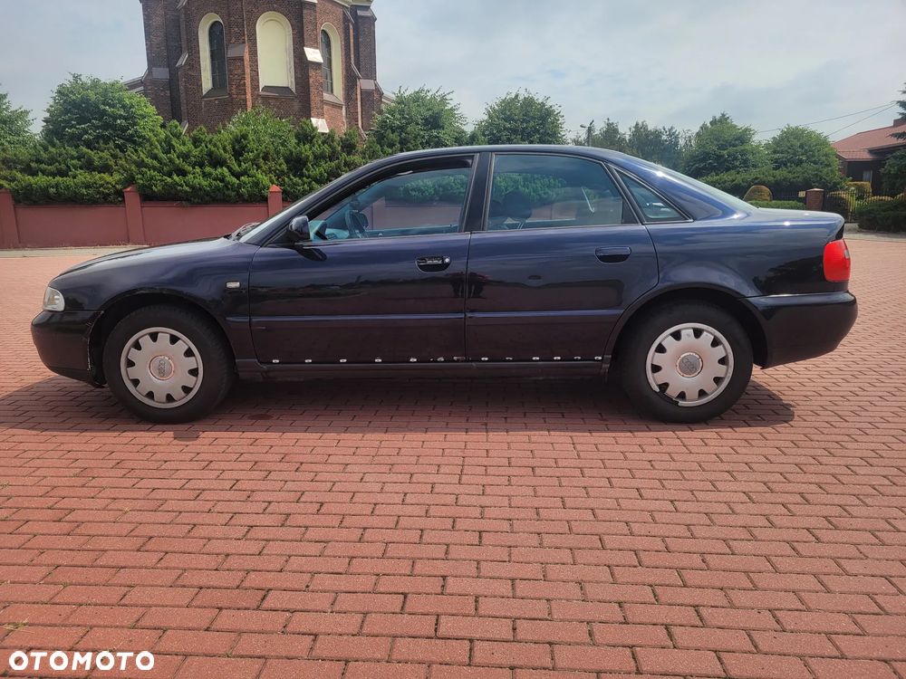 Audi A4 Limousine 1.6 - 5