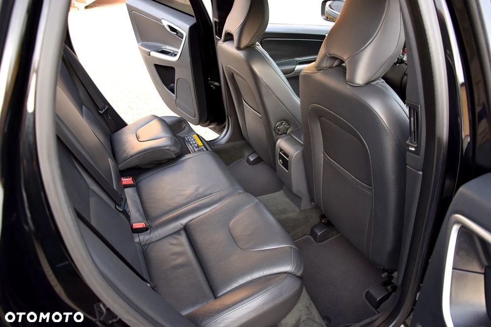 Volvo XC 60 D5 AWD Summum - 23
