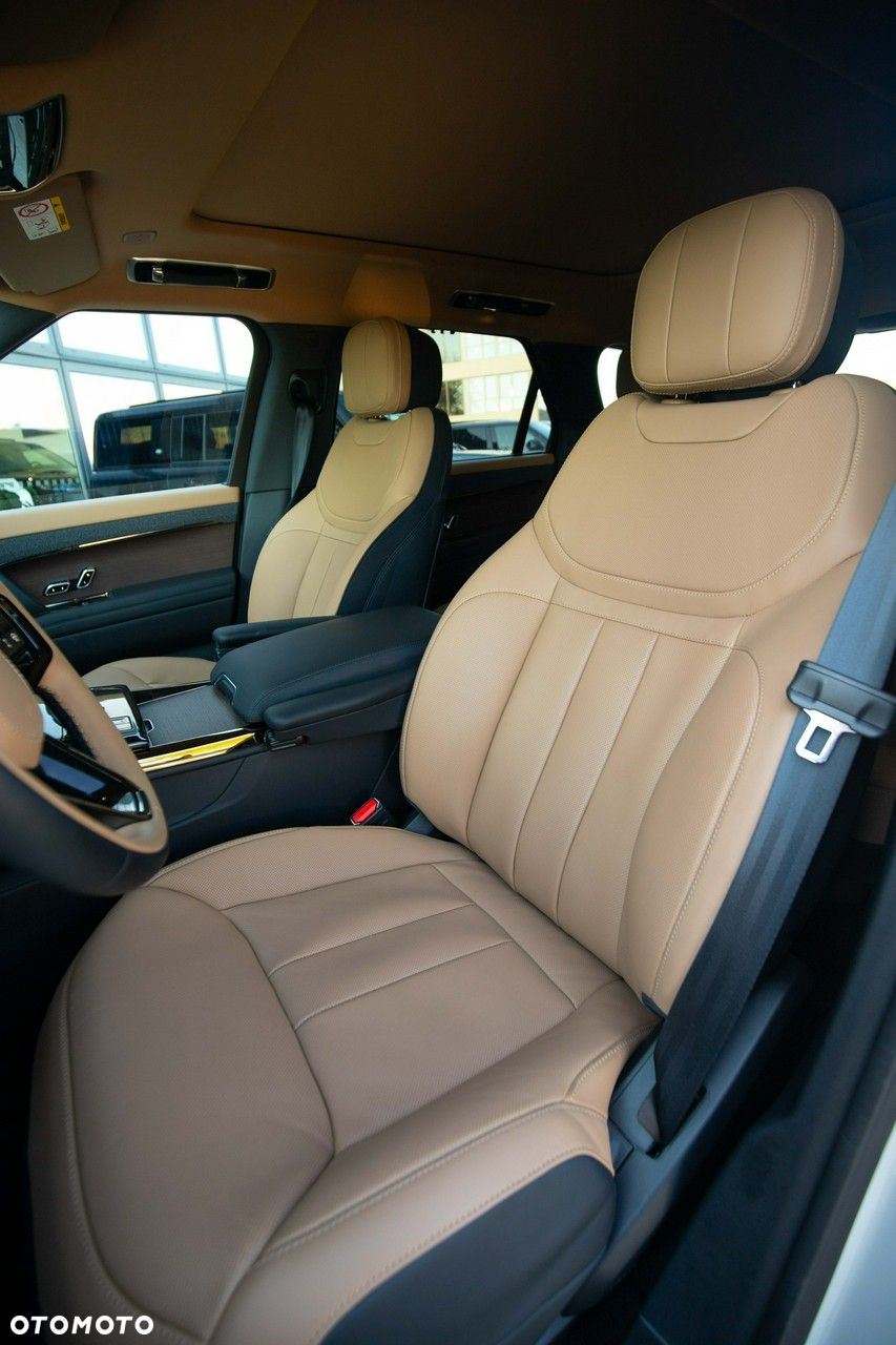 Land Rover Range Rover Sport - 16