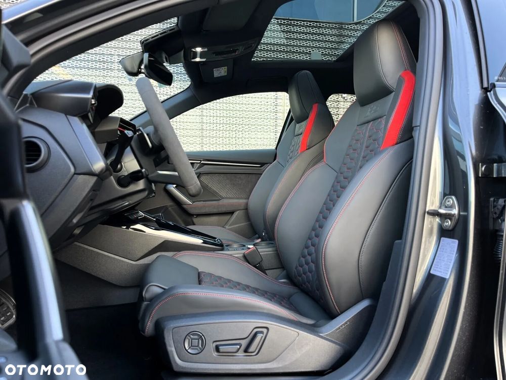 Audi RS3 Limousine - 18