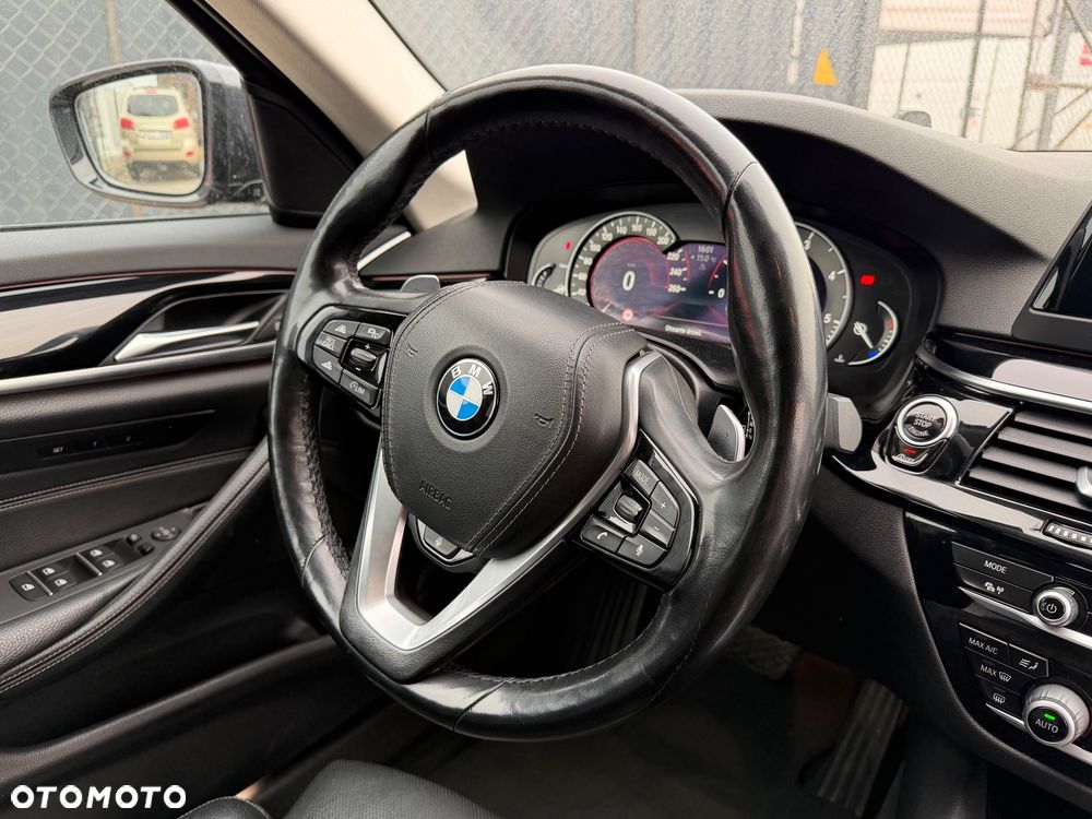 BMW Seria 5 520d M Sport Edition - 15