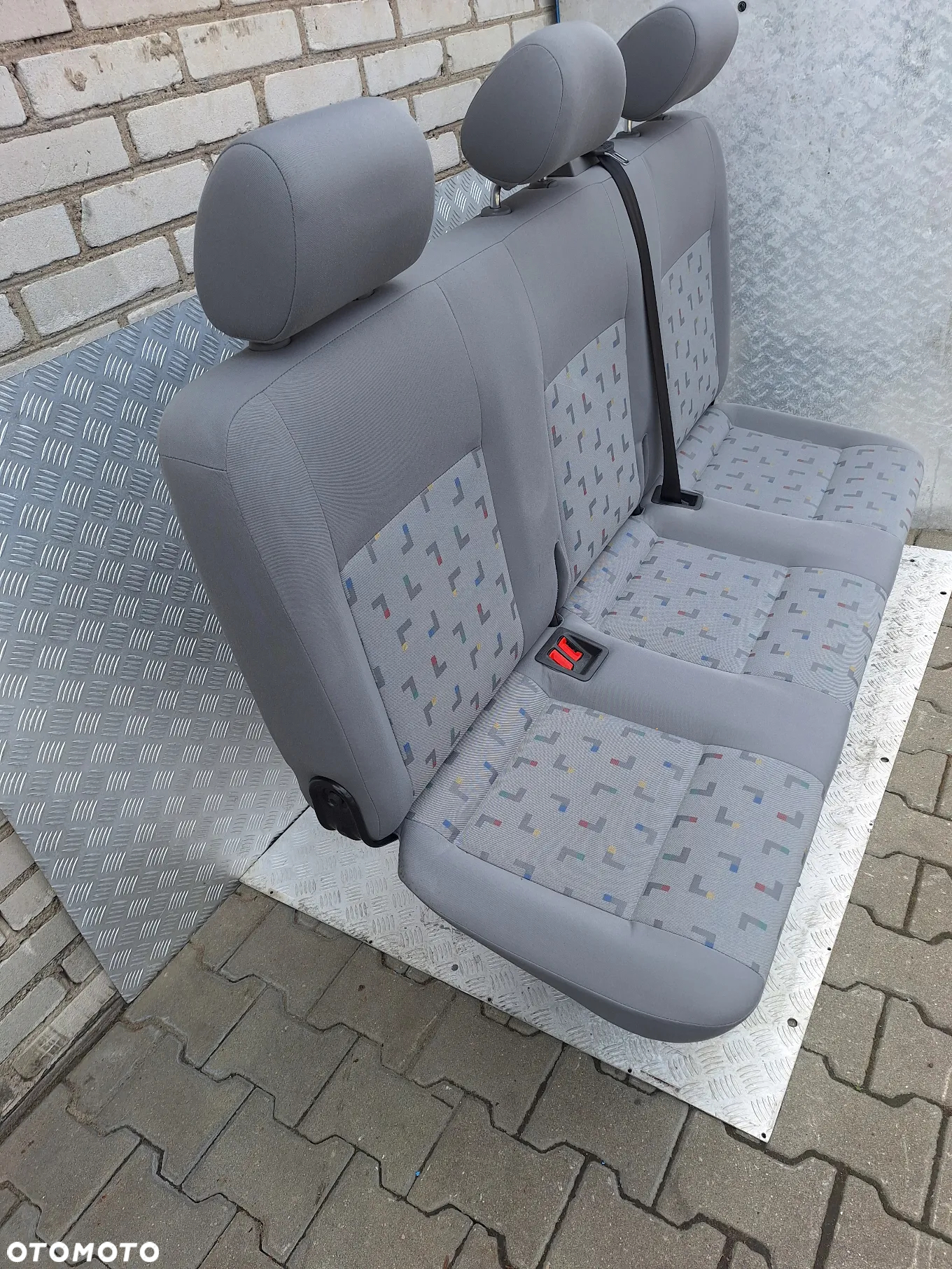 FOTEL KANAPA TRÓJKA 3 RZĄD SKŁADANY - VW TRANSPORTER T5 CARAVELLE - 2