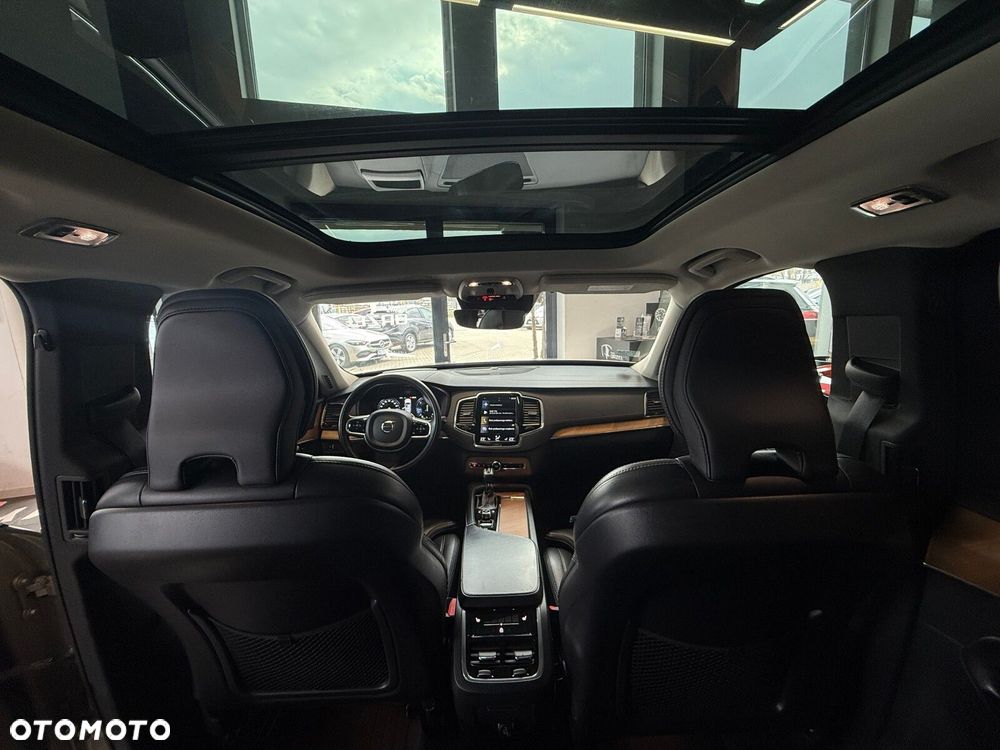Volvo XC 90 - 23