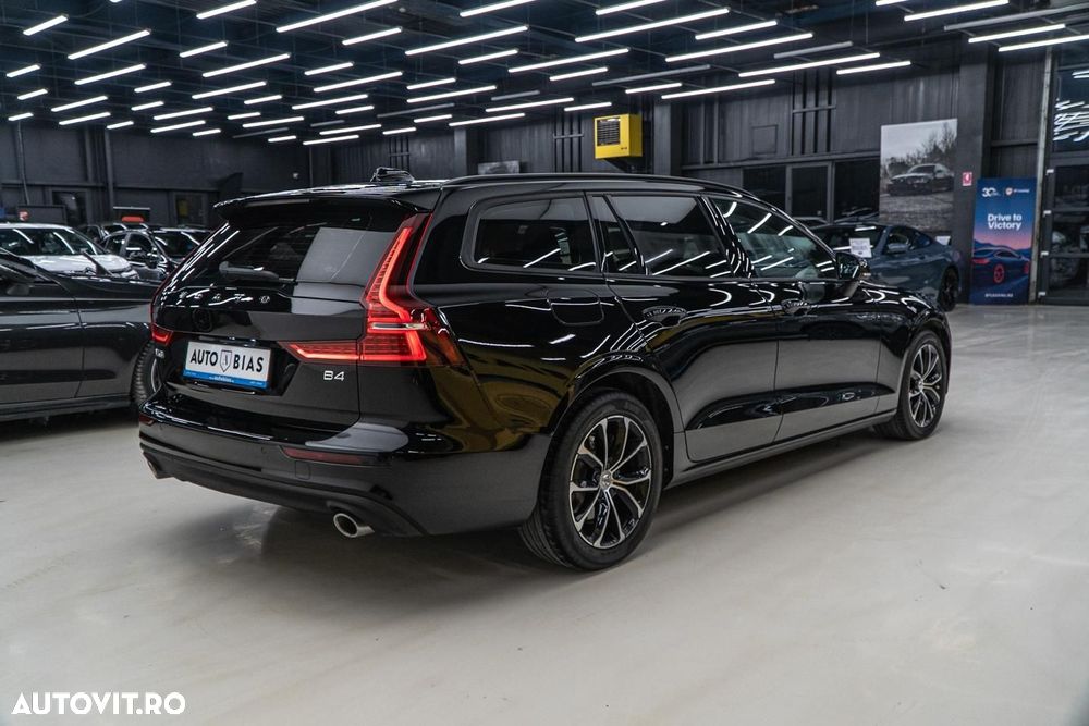 Volvo V60 B4 MHEV AT8 FWD Momentum - 8