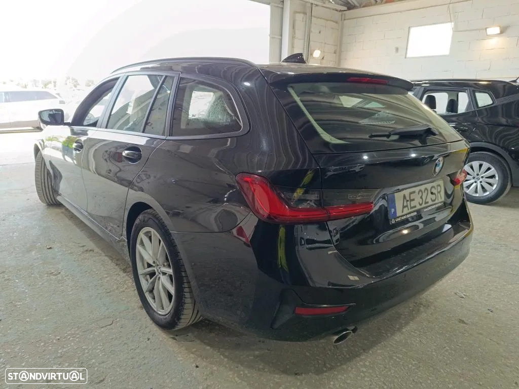 BMW 318 d Touring Essence - 2
