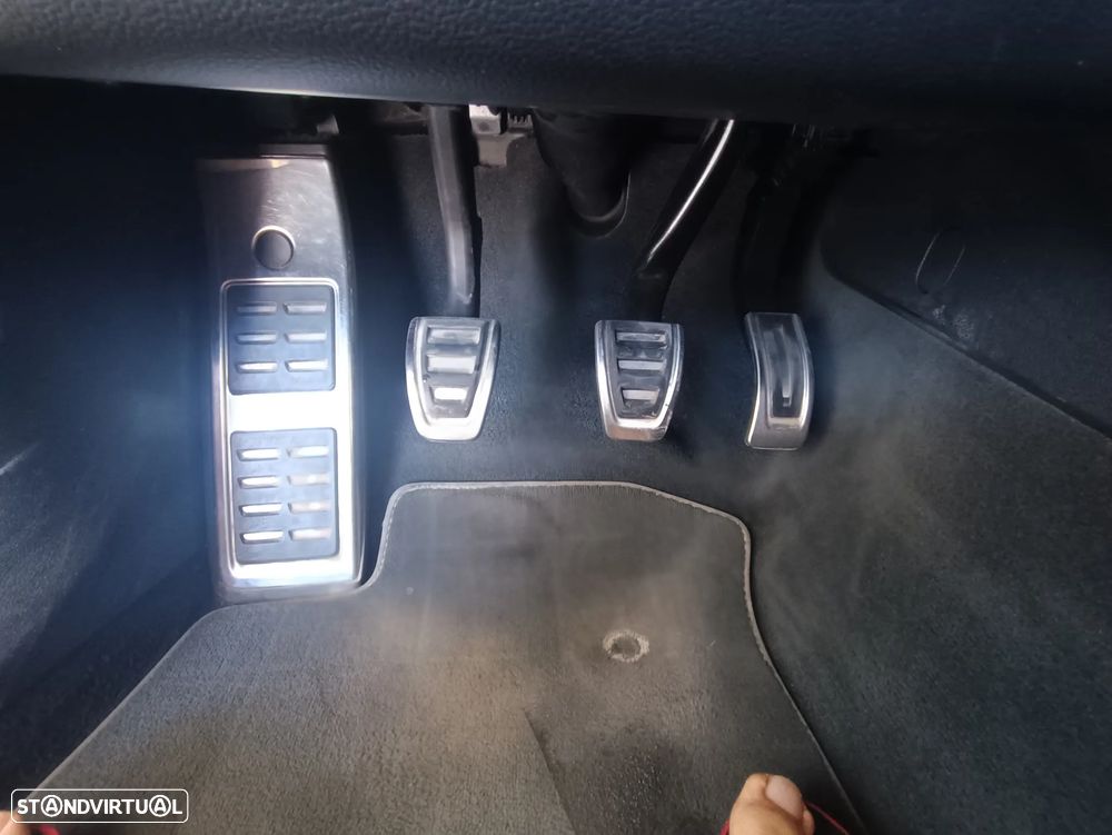 Audi A4 2.0 TDI S-line - 23