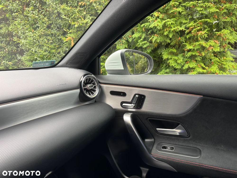 Mercedes-Benz Klasa A 180 AMG Line 7G-DCT - 8