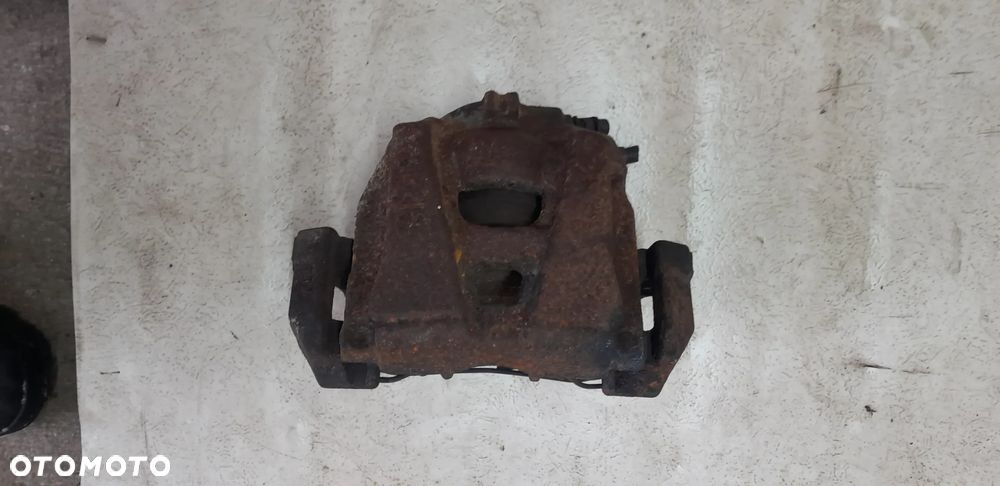 AUDI A4 B8 A5 8T ZACISK HAMULCOWY LEWY PRZÓD PRZEDNI 2.0TDI - 3