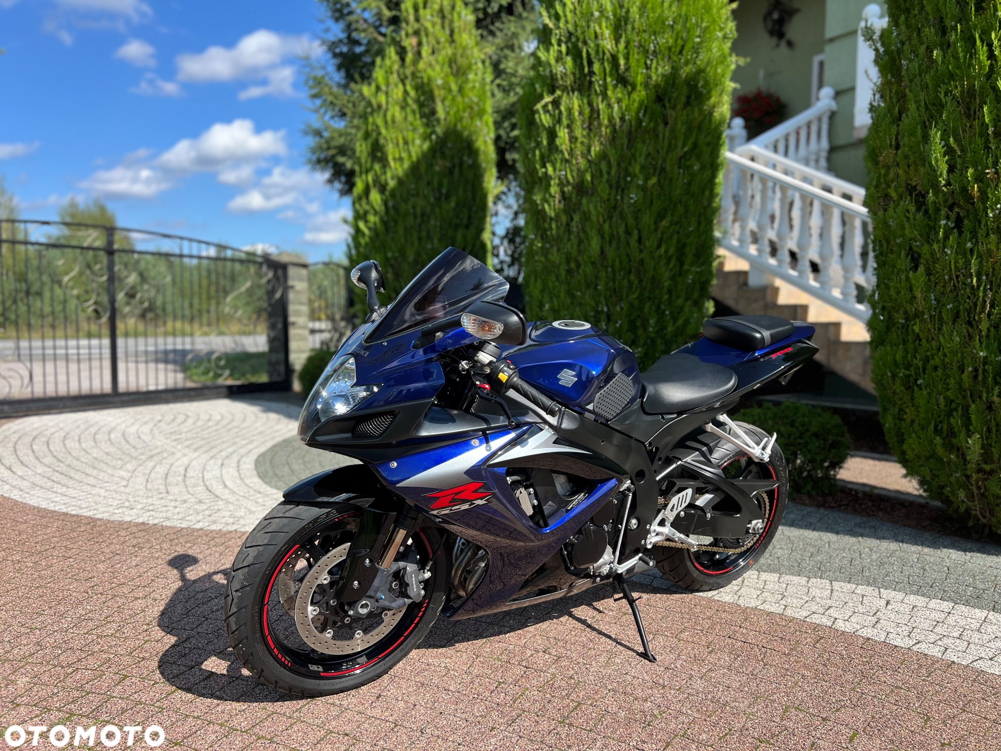 Suzuki GSX-R - 25