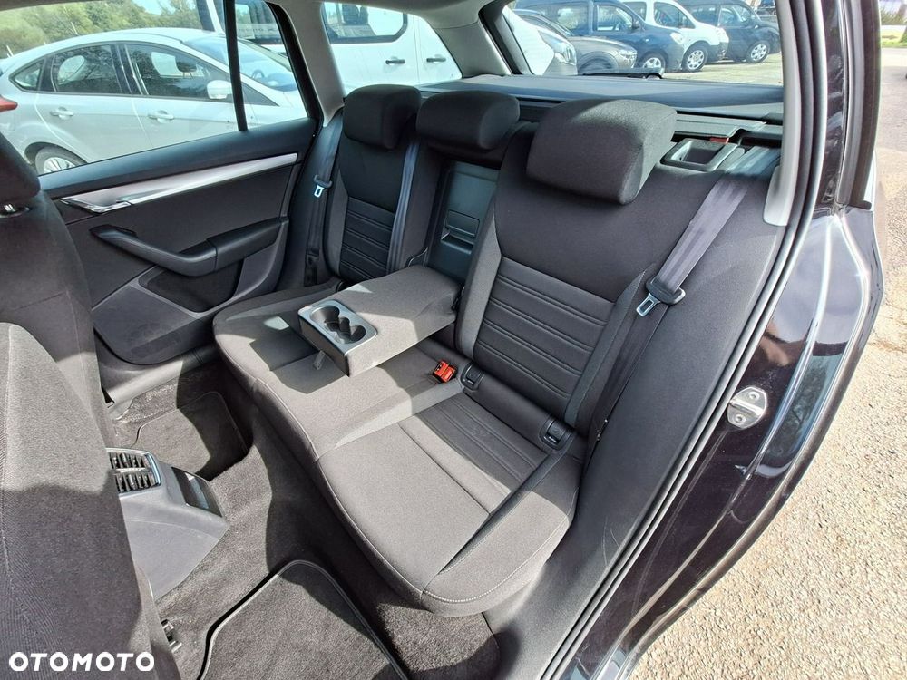 Skoda Octavia 2.0 TDI DSG Ambition - 27