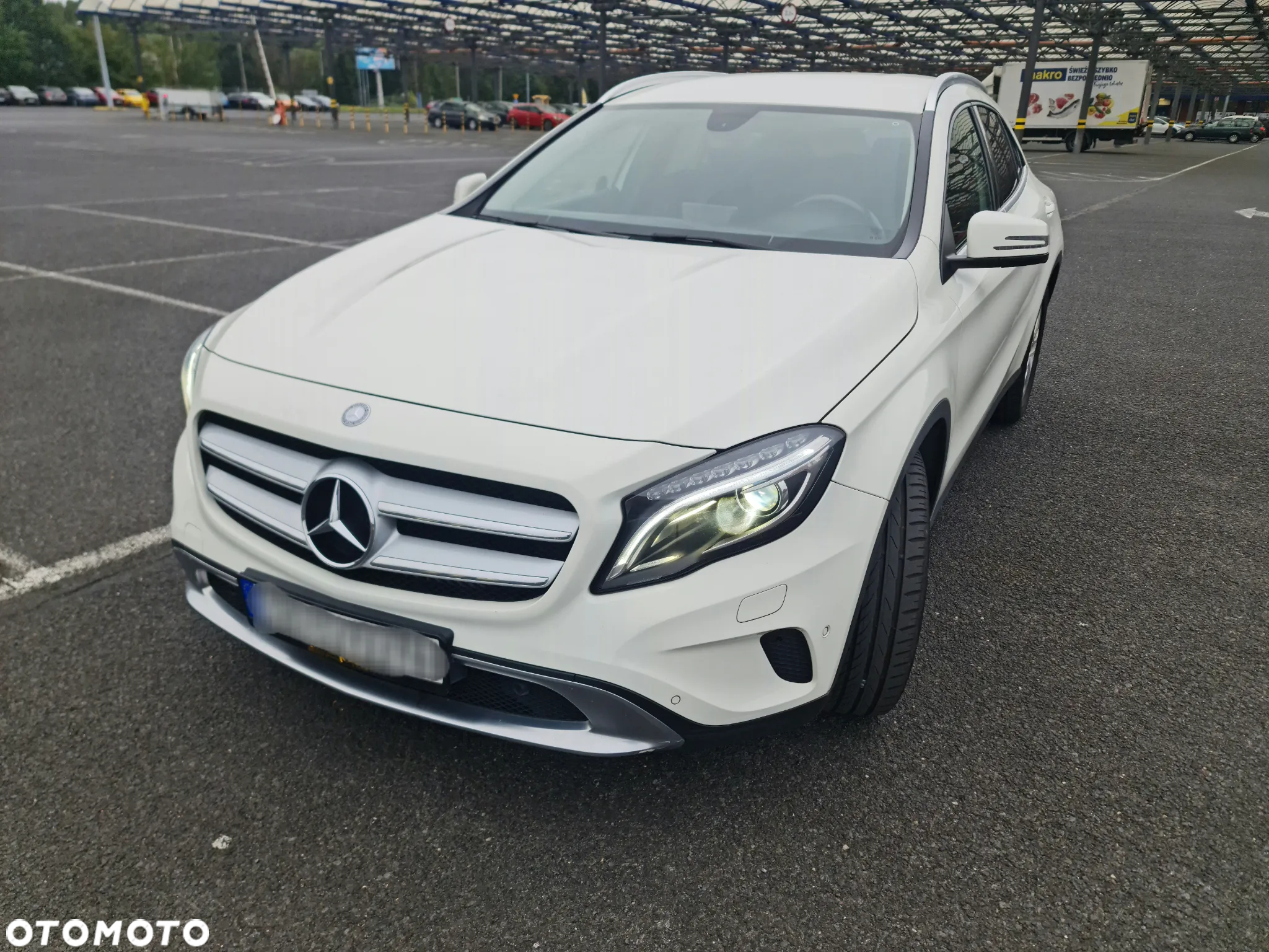 Mercedes-Benz GLA - 4