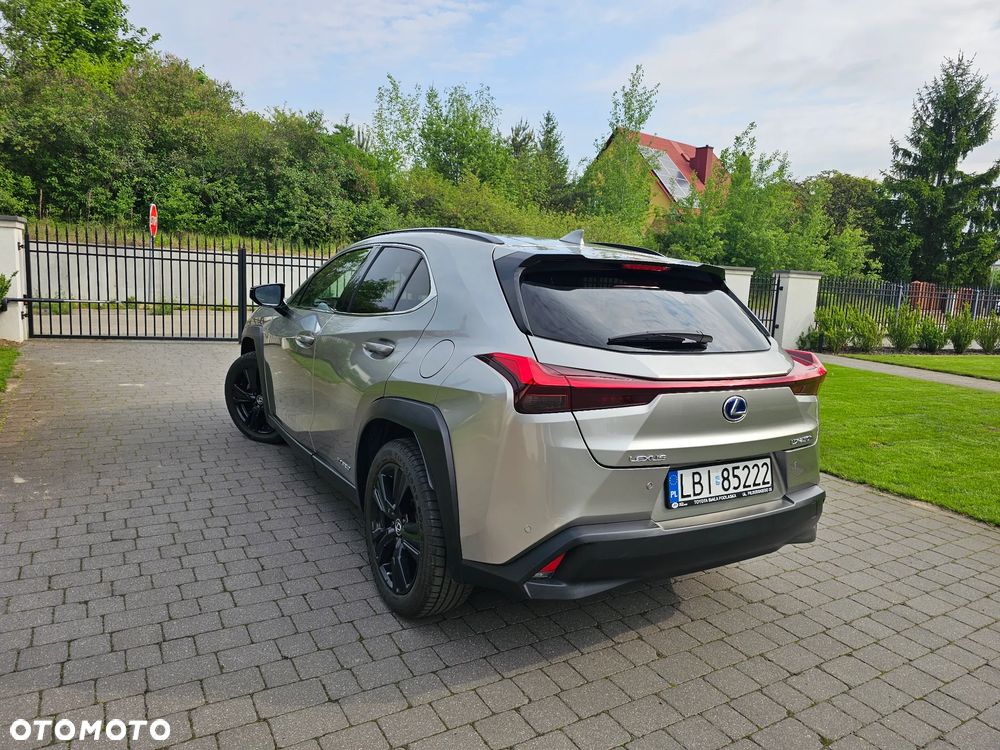 Lexus UX - 3