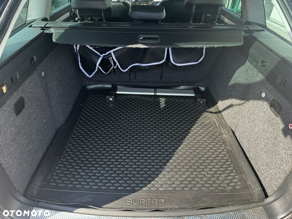 Skoda Superb 1.6 TDI GreenLine - 14