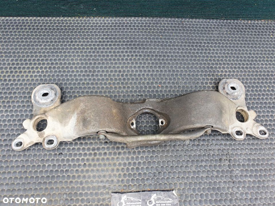 Łapa Wspornik 8E0399263S Poduszka Podpora Belka Skrzyni Skrzynia Biegów Audi A4 B6 B7 - 8