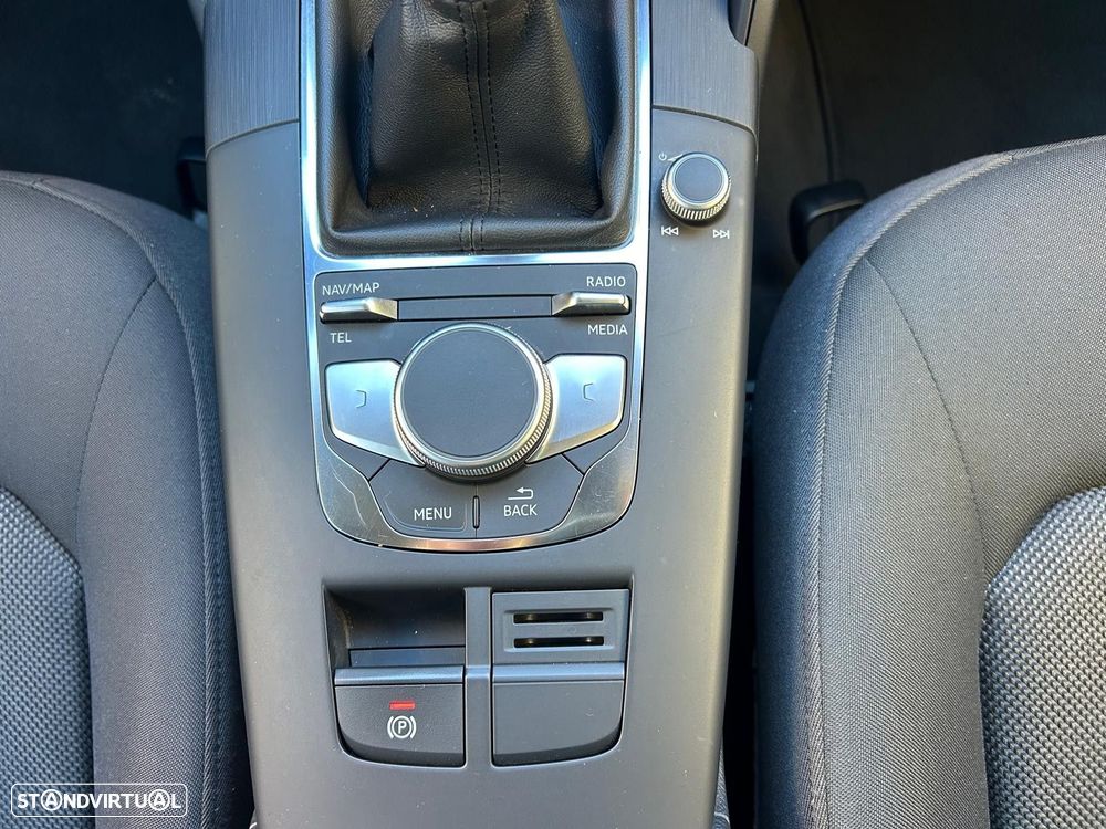 Audi A3 Limousine 30 TDI Design - 34