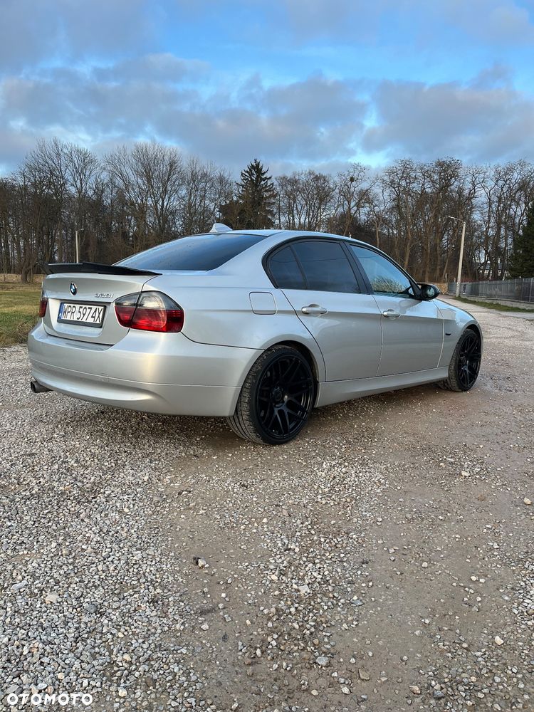 BMW Seria 3 330i - 2