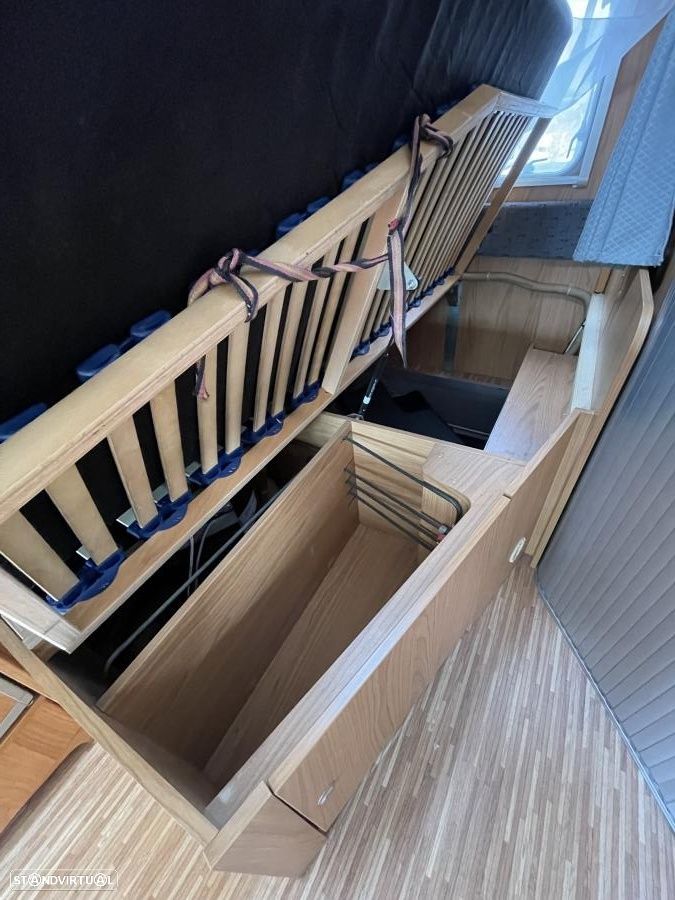 Burstner Privilége T615 cama francesa - 38