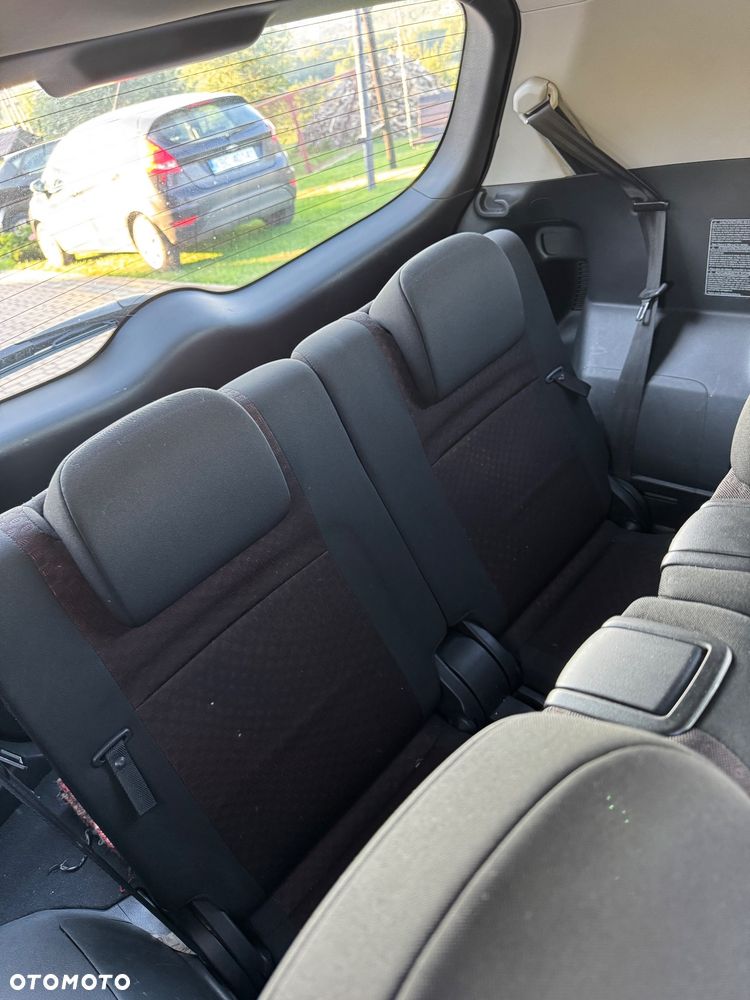 Toyota Verso 2.0 D-4D 2010 7os - 9