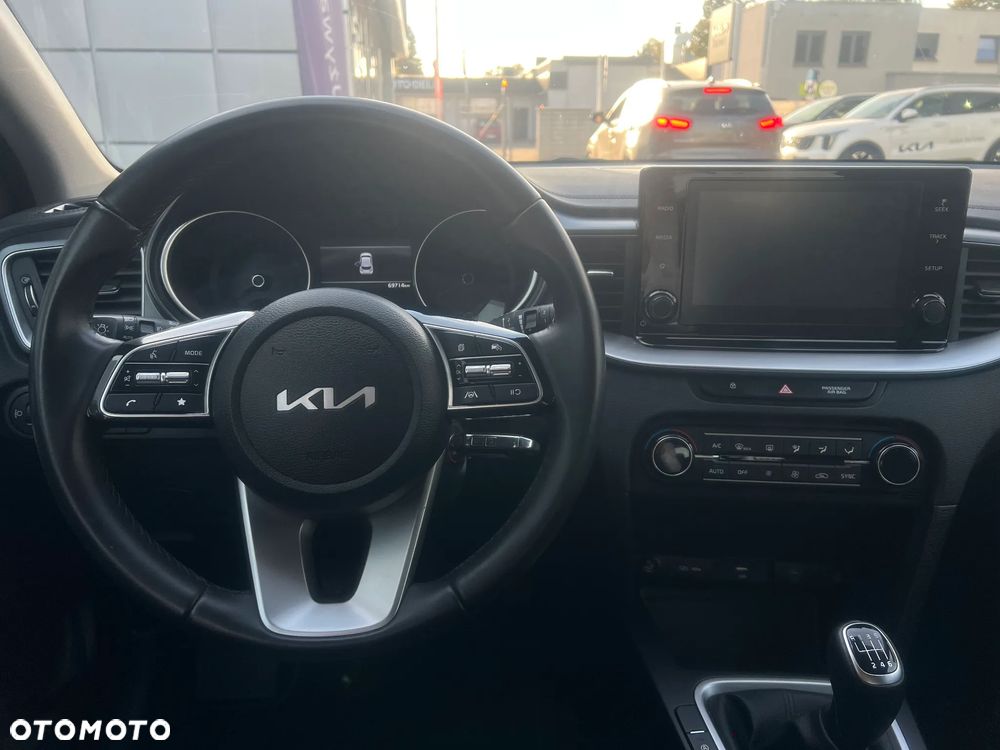 Kia XCeed 1.5 T-GDI M - 14