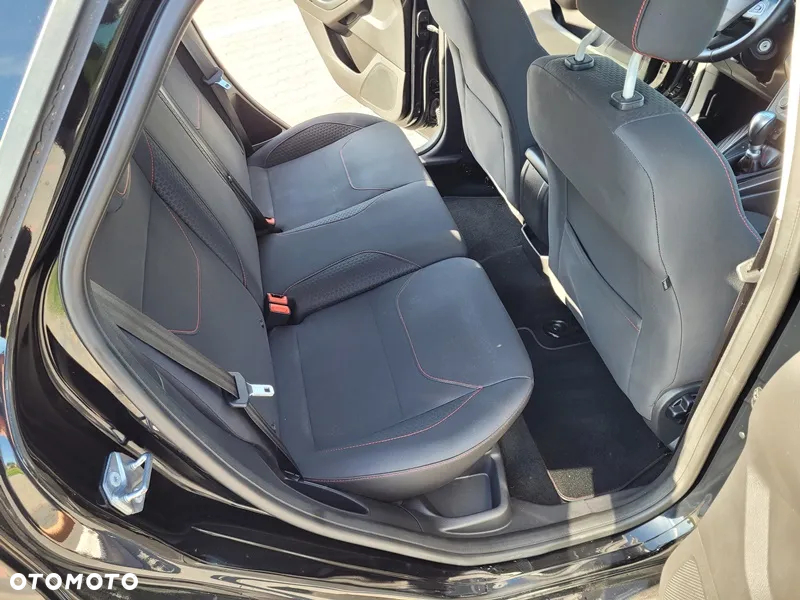 Ford Focus 1.0 EcoBoost ST-Line Style - 34