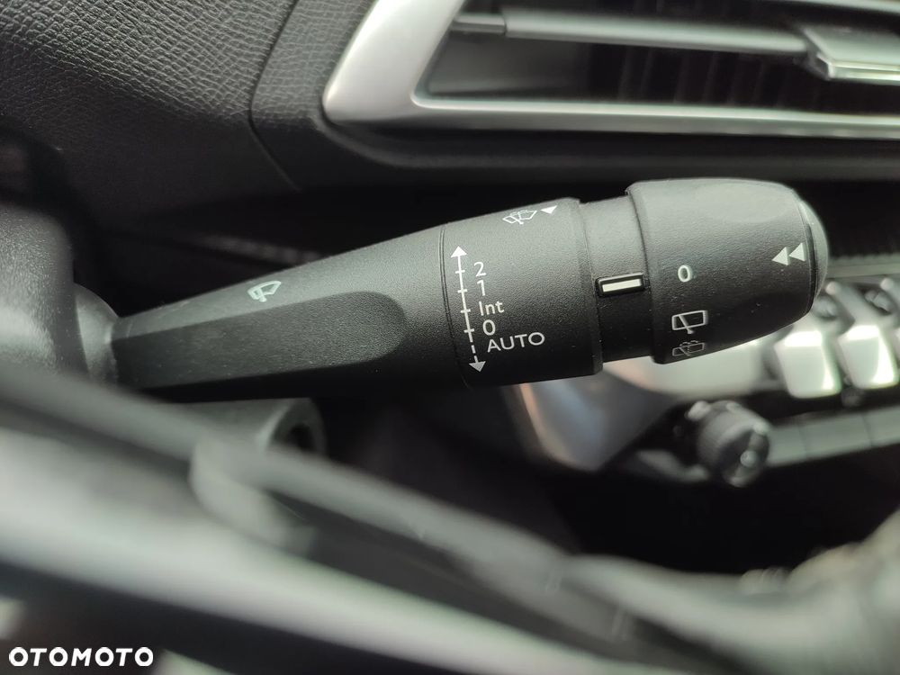 Peugeot 5008 PureTech 130 Stop & Start Active Business-Paket - 33